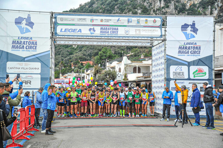 La partenza del Campionato Italiano Assoluto di maratona 2024 a San Felice del Circeo