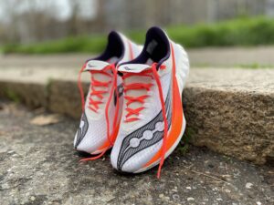 Saucony Endorphin Pro 4, la super scarpa da gara per tutti