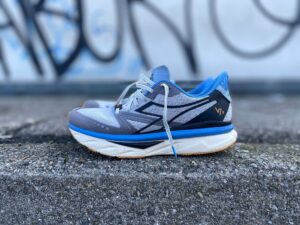 Diadora Atomo V7000-2: il confronto con V7000 e Cellula