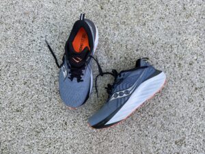 Saucony Triumph 22, una scarpa dalle due anime