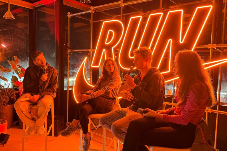 Filippo Tortu, Eloisa Coiro e Elena Bellò intervistati da Gianluca Gazzoli durante il panel Nike