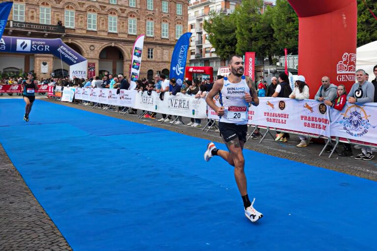 Andrea Soffientini all'arrivo dei Campionati Italiani dei mezza maratona di Civitanova Marche