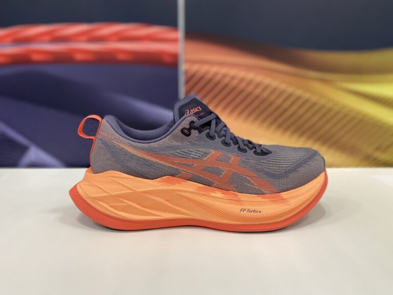 La nuova Asics Superblast 2