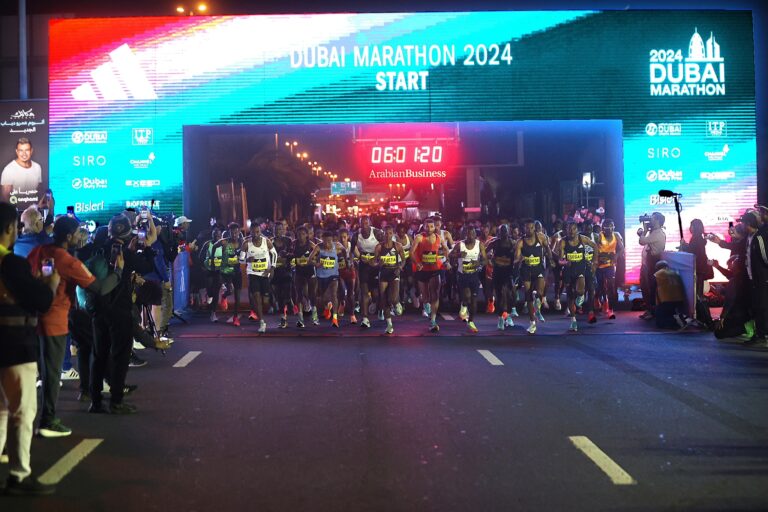 La partenza della Dubai Marathon